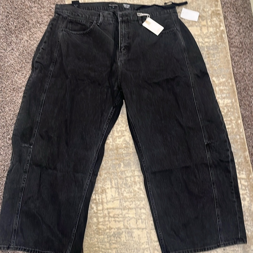 NWT!! Good American Extreme Barrel Jeans